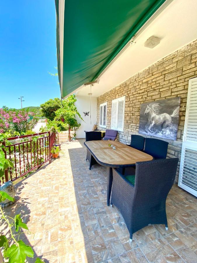 Casa Erceg Amor Vincit Omnia Skradin Exterior photo